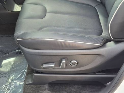 Used 2025 Hyundai Palisade SEL FWD image 12