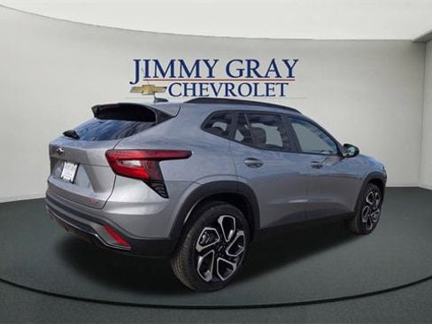 New 2026 Chevrolet Trax RS w/ Sunroof Package image 3