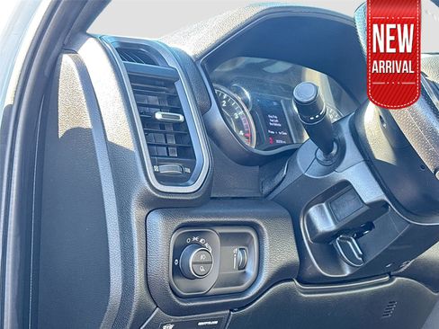 Used 2022 RAM 2500 Tradesman w/ Chrome Appearance Group image 11