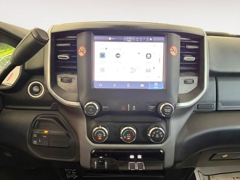 Used 2024 RAM 2500 Big Horn AWD/4WD image 11