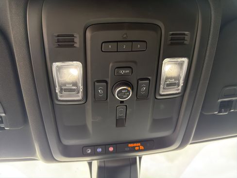 Used 2022 Chevrolet Tahoe High Country image 32