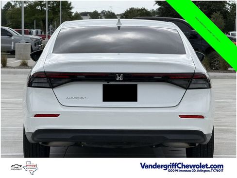 Used 2023 Honda Accord EX image 5