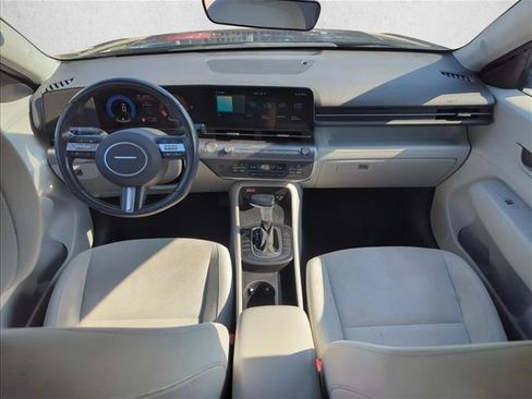 Used 2025 Hyundai Kona SEL FWD image 17