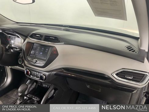 Used 2021 Chevrolet TrailBlazer LT AWD/4WD image 30