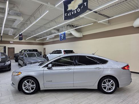 Used 2018 Ford Fusion SE FWD image 9
