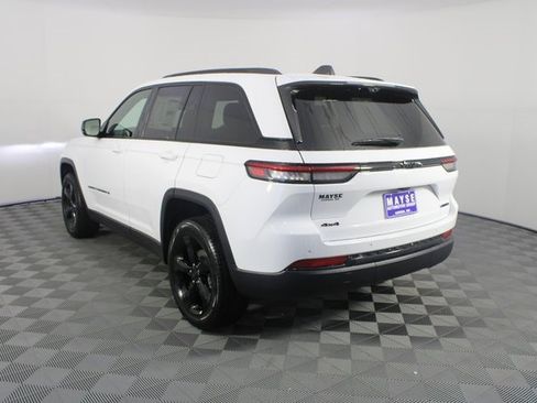 New 2025 Jeep Grand Cherokee Limited image 27