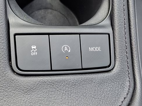 Certified 2023 Cadillac XT4 Luxury w/ Cold Weather Package image 22