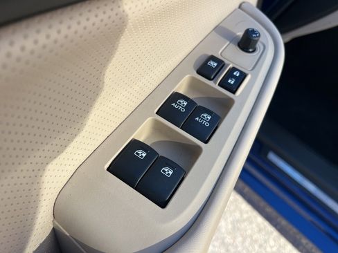 Used 2015 Subaru Legacy 2.5i Limited image 12