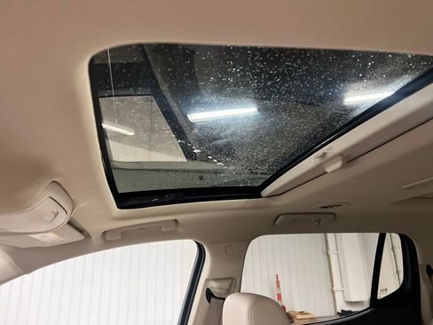 Certified 2022 GMC Acadia Denali w/ Denali Ultimate Package image 28