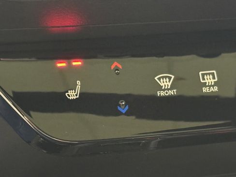 New 2026 Nissan Kicks SR image 38