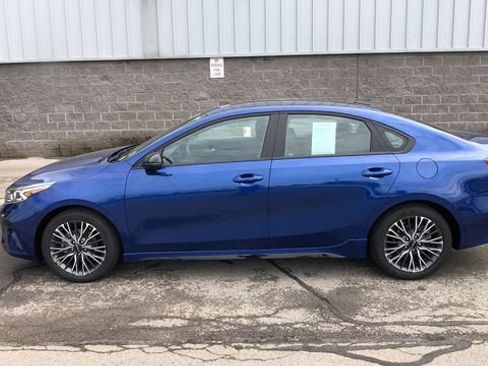 Used 2024 Kia Forte GT-Line w/ GT-Line Premium Package FWD image 2
