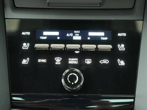 New 2026 Porsche Macan 4 Electric AWD/4WD image 23