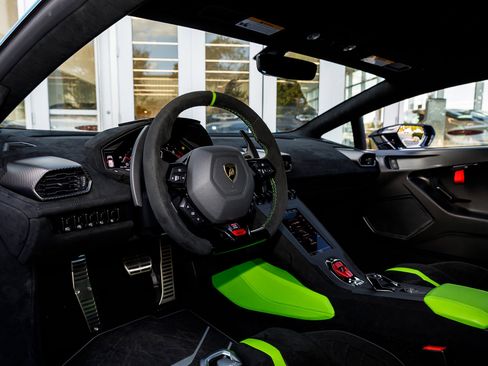 Used 2023 Lamborghini Huracan STO image 32