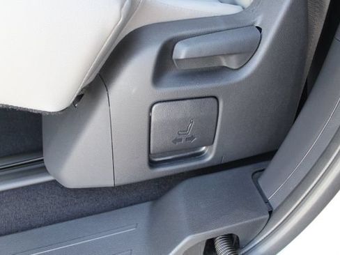 Certified 2026 Toyota Sienna XLE FWD image 40
