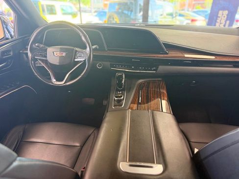 Used 2021 Cadillac Escalade Luxury AWD/4WD image 37