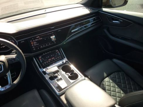 Used 2025 Audi SQ8 Premium Plus AWD/4WD image 17