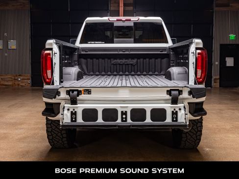 Used 2022 GMC Sierra 2500 AT4 w/ AT4 Preferred Package image 9