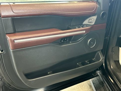 Used 2024 Ford Expedition Max Limited AWD/4WD image 19