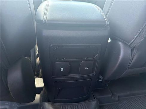 Used 2023 Ford Explorer XLT w/ Equipment Group 202A RWD image 19