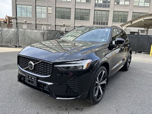 Certified 2024 Volvo XC60 T8 Ultimate w/ Protection Package Premier image 3