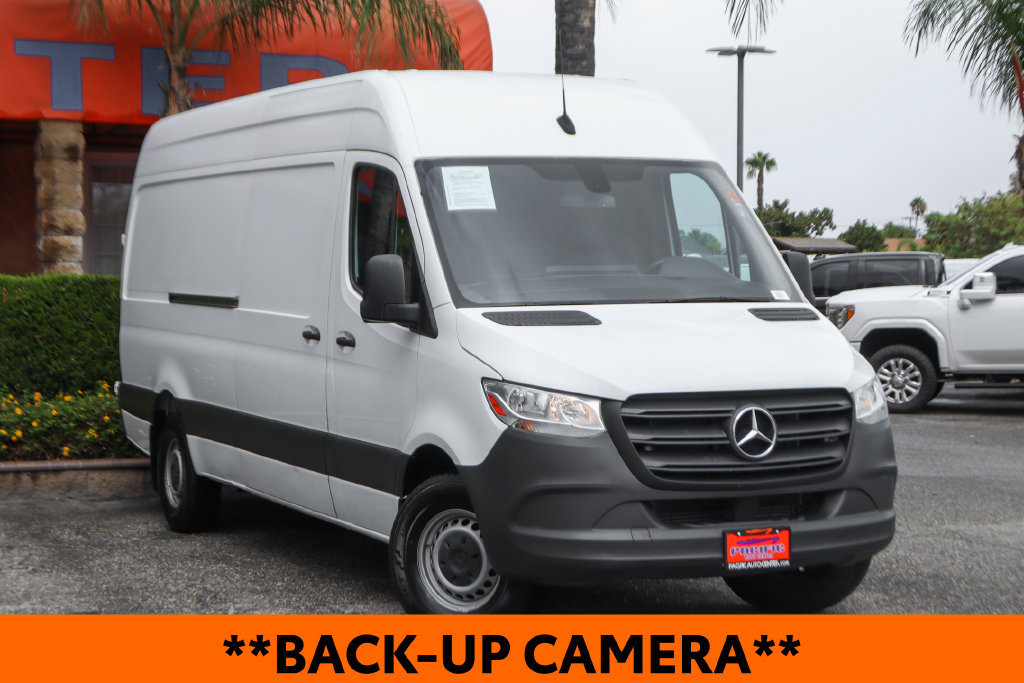 Used 2022 Mercedes-Benz Sprinter 2500 image 2