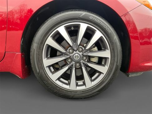 Used 2017 Nissan Altima 2.5 SV w/ Convenience Package image 8