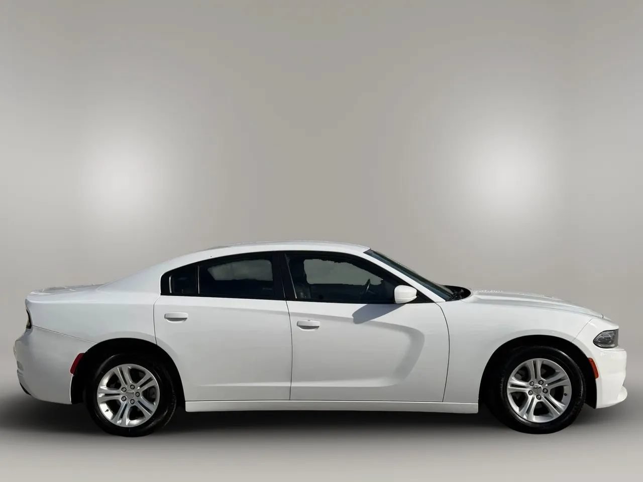 Used 2021 Dodge Charger SXT w/ Leather Interior Group RWD image 8