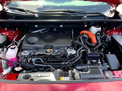 Used 2025 Toyota RAV4 XLE AWD/4WD image 31