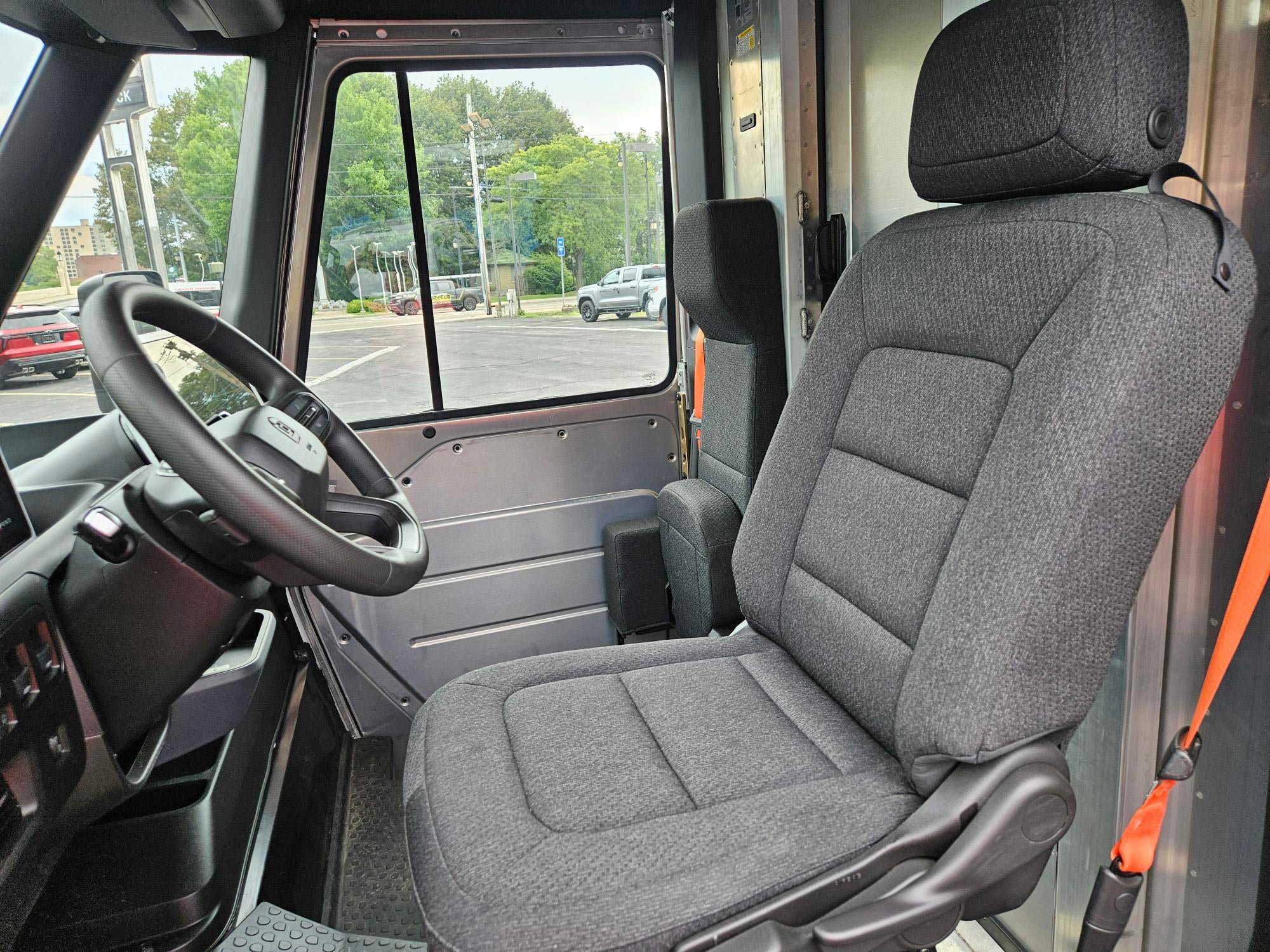 Used 2024 Chevrolet Brightdrop 600 w/ Commercial Equipment Package AWD/4WD image 5