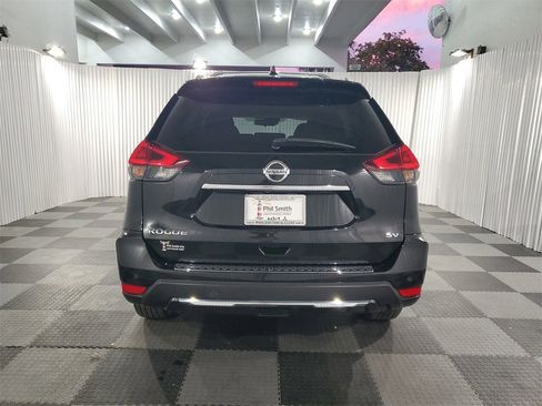 Used 2019 Nissan Rogue SV w/ Premium Package image 5