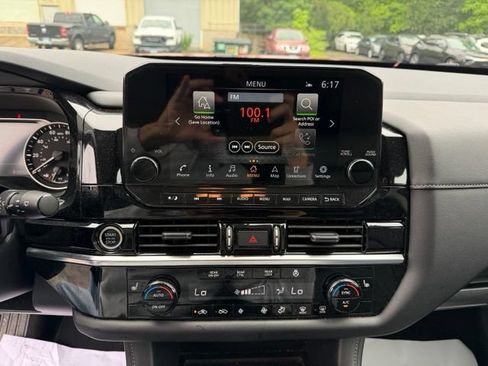 Used 2023 Nissan Pathfinder SL AWD/4WD image 24