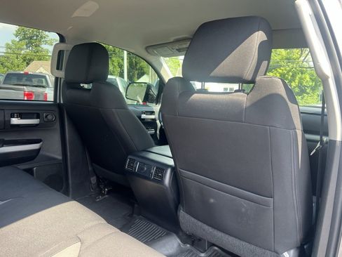 Used 2018 Toyota Tundra SR5 image 31