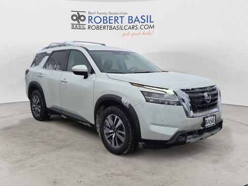 Used 2023 Nissan Pathfinder SL image 7