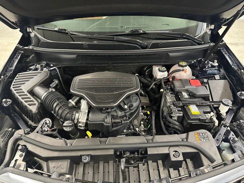 Certified 2022 Cadillac XT5 Premium Luxury w/ LPO, Floor Liner Package image 39