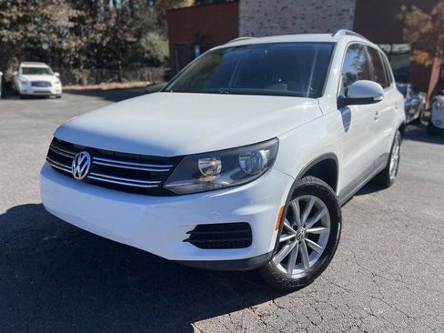 Used 2015 Volkswagen Tiguan SE image 1