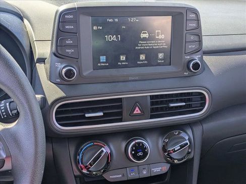 Used 2021 Hyundai Kona SE image 12