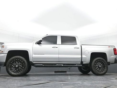 Used 2018 Chevrolet Silverado 1500 LT w/ All Star Edition image 40