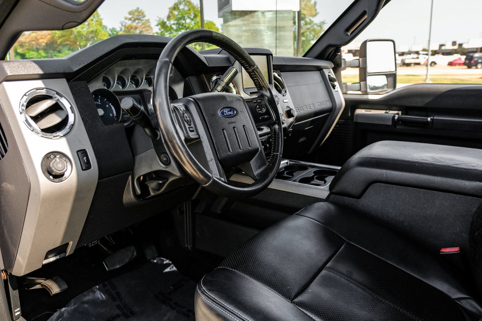 Used 2016 Ford F350 Lariat w/ Lariat Ultimate Package AWD/4WD image 3