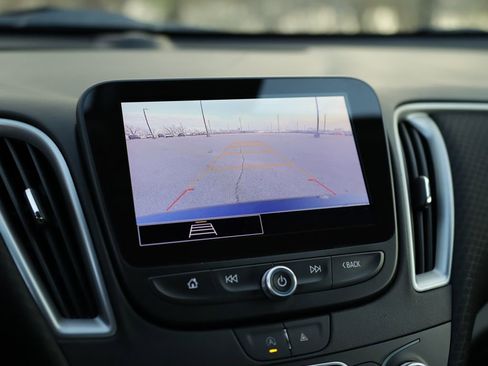 Used 2025 Chevrolet Malibu LT FWD image 14