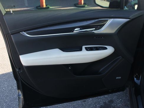 Used 2024 Cadillac XT6 Sport w/ LPO, Onyx Lite Package image 13