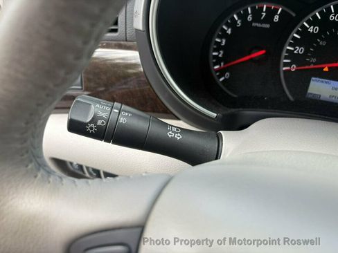 Used 2016 Nissan Quest Platinum w/ Tow Package FWD image 16