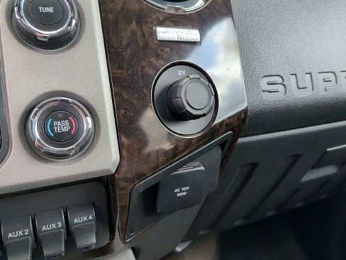 Used 2015 Ford F250 Platinum w/ FX4 Off-Road Package image 30