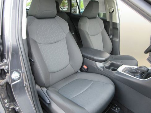 Used 2024 Toyota RAV4 XLE AWD/4WD image 24