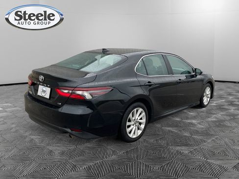 Used 2024 Toyota Camry LE image 5