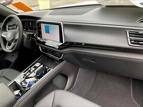 New 2026 Volkswagen Atlas Cross Sport SEL R-Line image 10