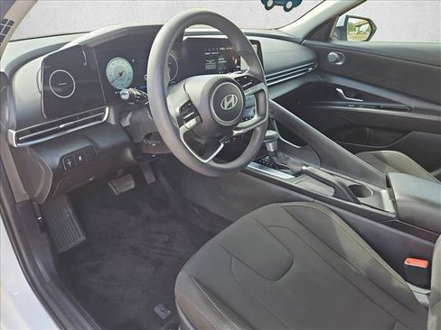 Used 2024 Hyundai Elantra SEL FWD image 10