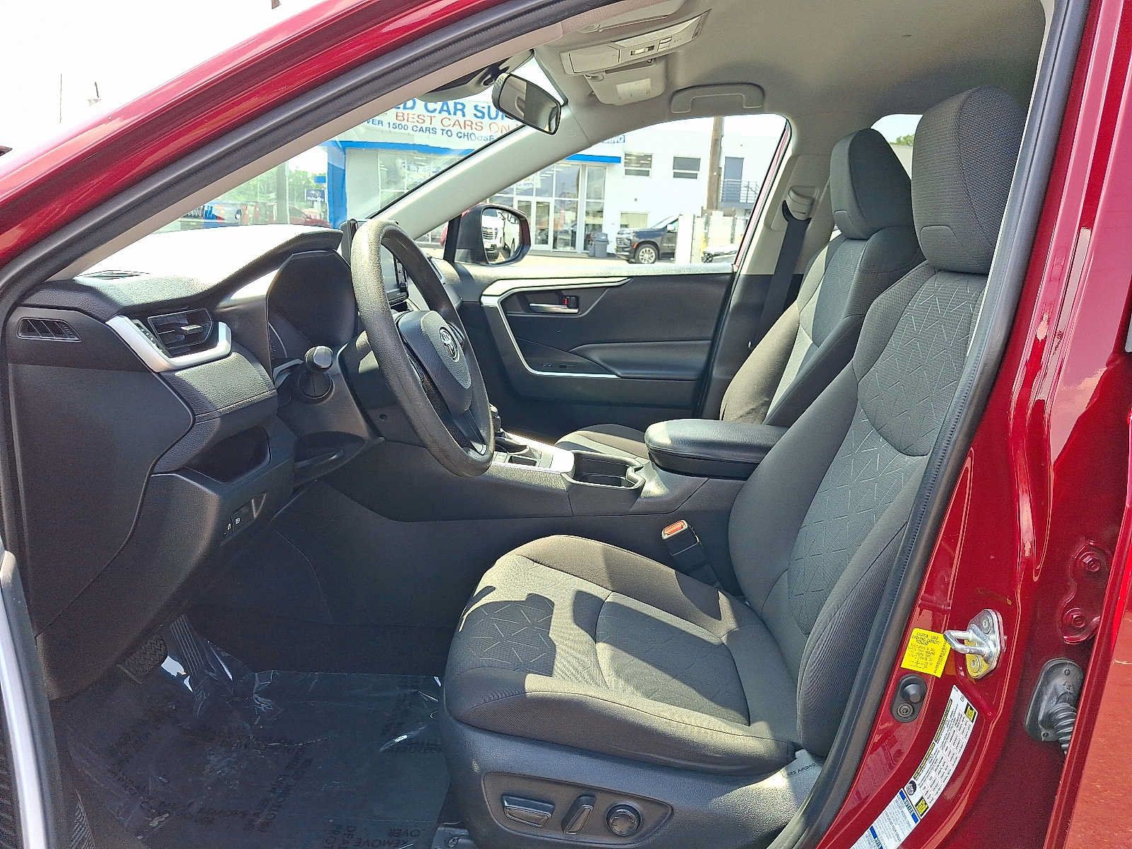 Used 2021 Toyota RAV4 XLE AWD/4WD image 13