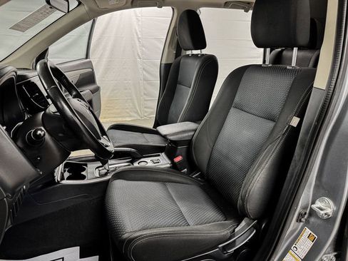 Used 2017 Mitsubishi Outlander SE image 9