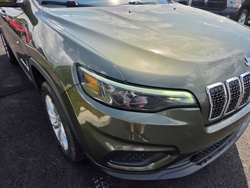 Used 2020 Jeep Cherokee Latitude w/ Advanced Safety Group AWD/4WD image 20