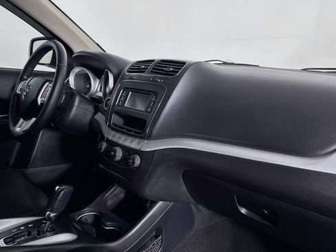 Used 2018 Dodge Journey SXT w/ Blacktop Package image 28